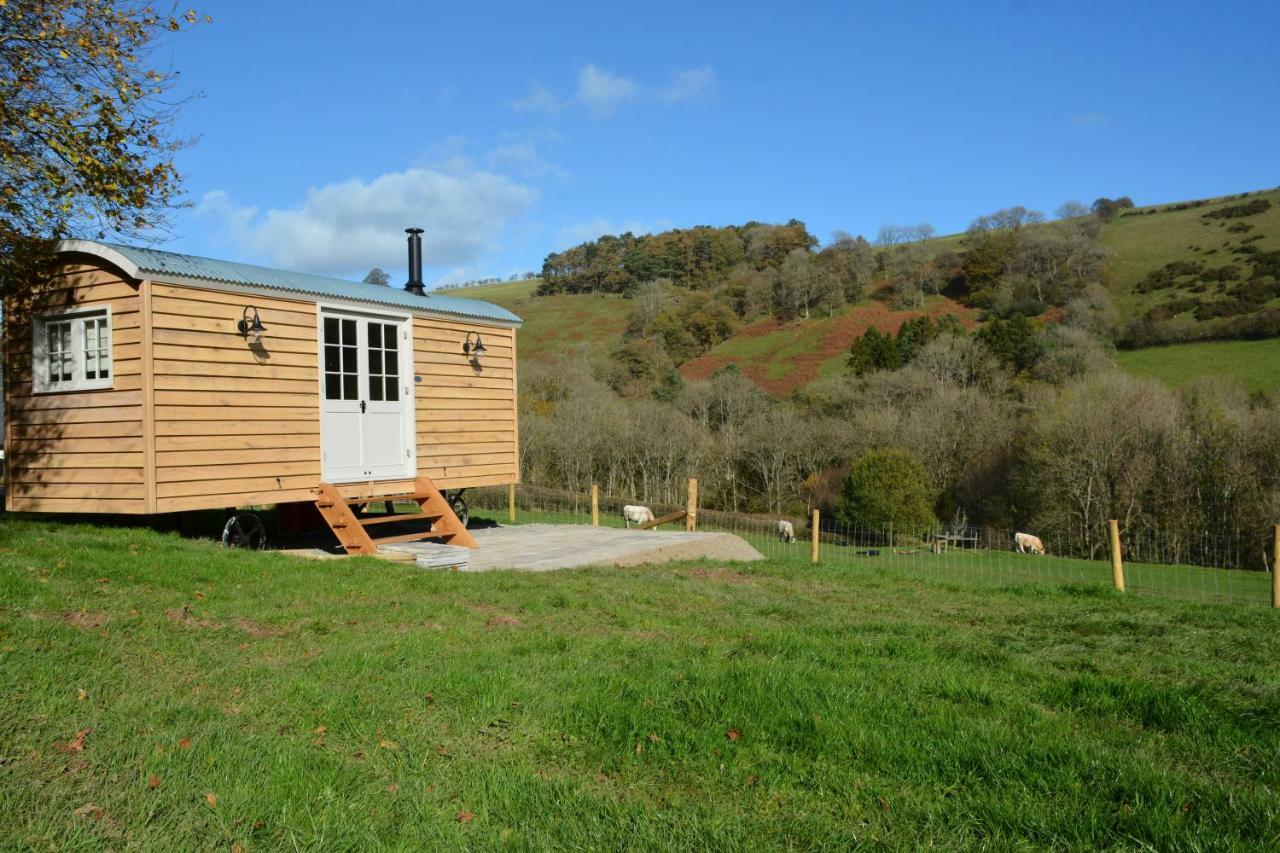 Ferienwohnung Snug Oak Hut With A View On A Welsh Hill Farm Brecon Exterior foto
